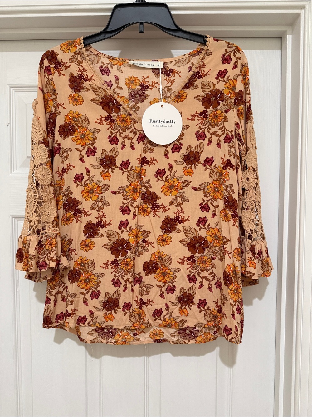 RustyDustty Beige Floral Crochet-Sleeve Blouse